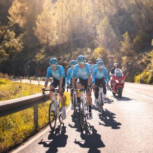 Eolo-Kometa Cycling Team 2023 Set(Radtrikot+Trägerhose)